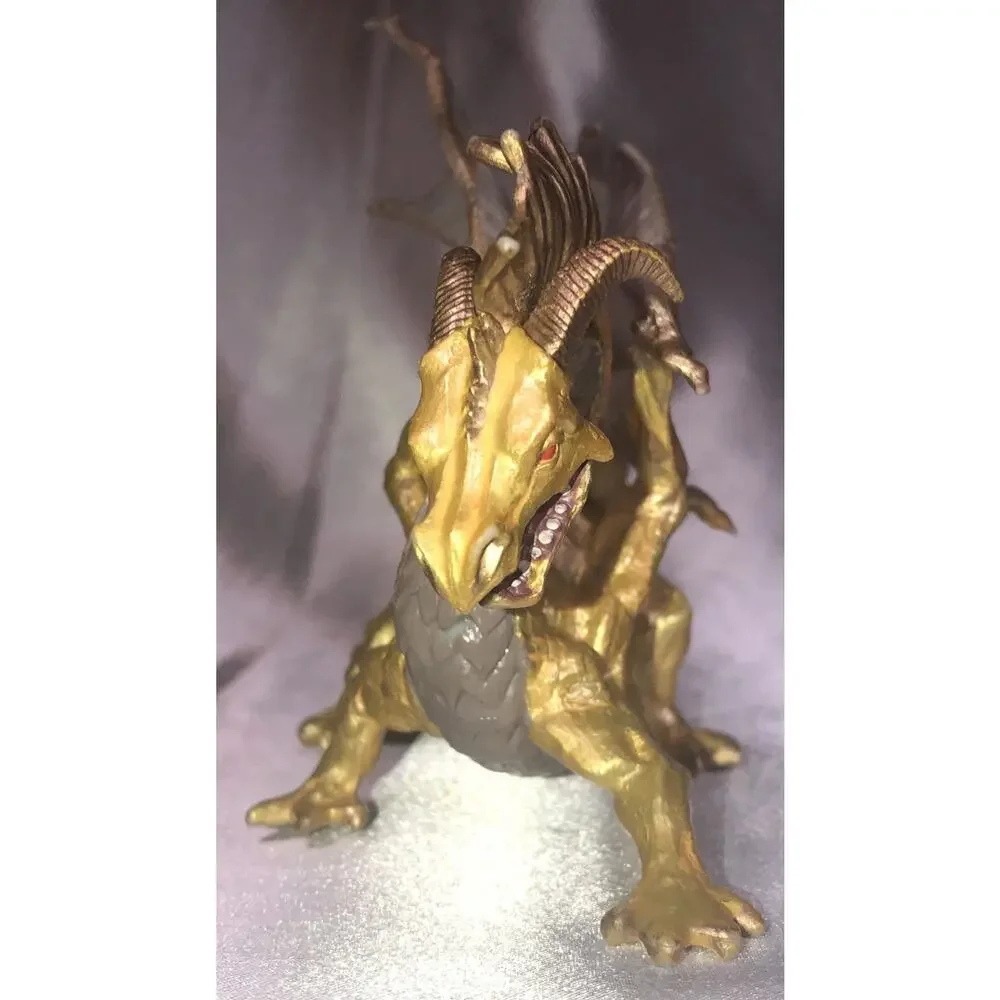 Dragon Gold Wings Fantasy Toy Figurine Safari LTD 6.5